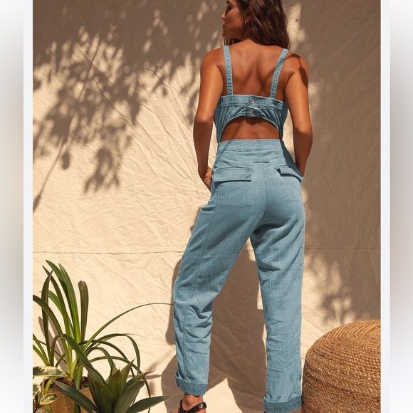 ⭕️SOLD⭕️Host Pick✨ Free People Go West Utility Denim Jumpsuit - Picture 1 of 9